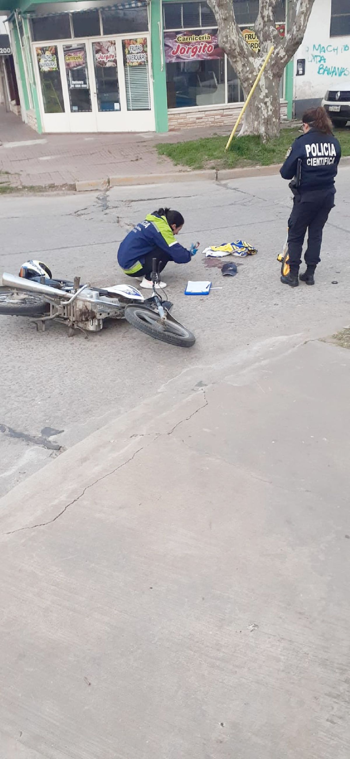 Choque En Esquina C Ntrica Un Autom Vil Colision Con Una Moto