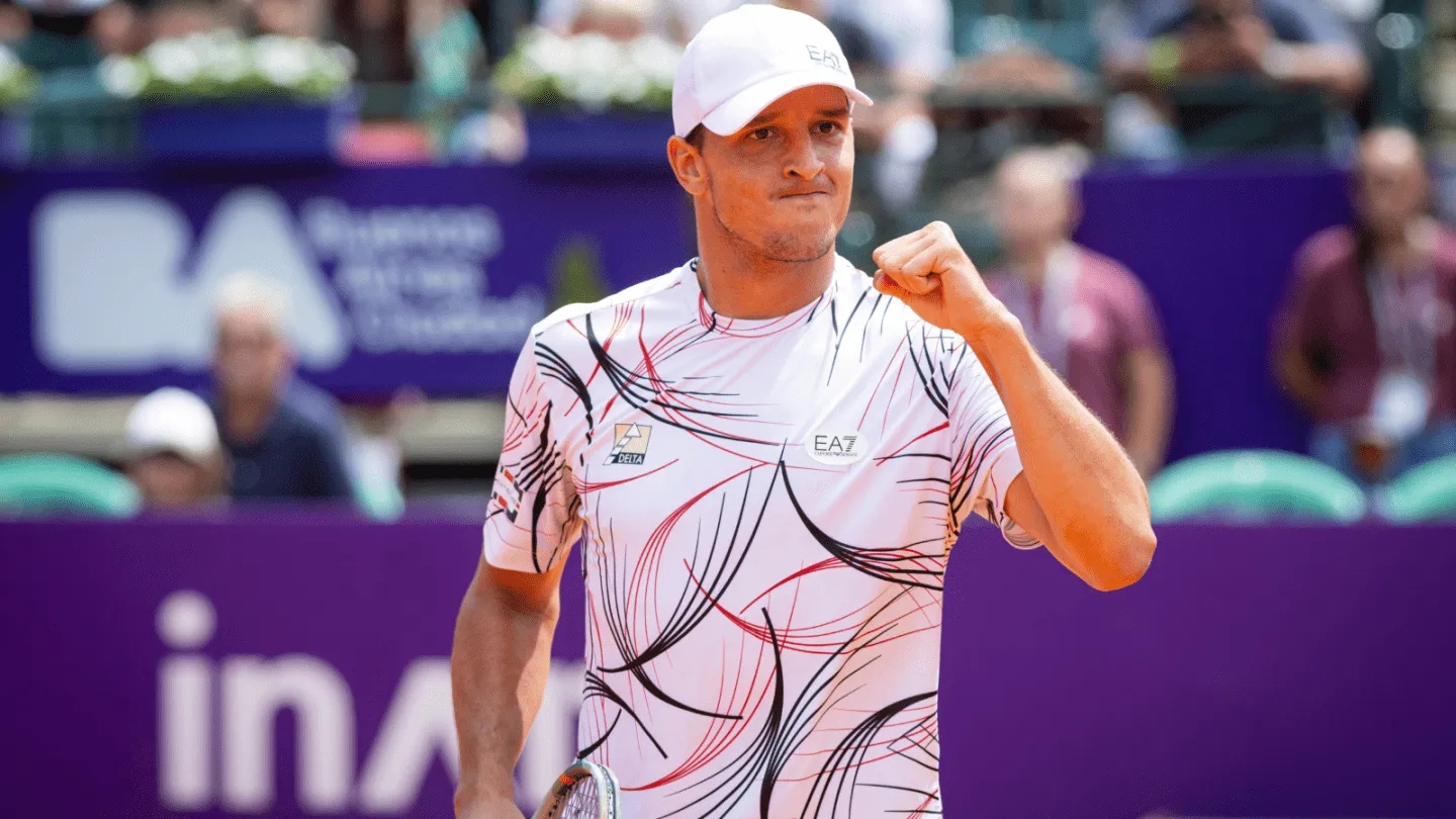 Darderi ganó y sigue en carrera en el US Open