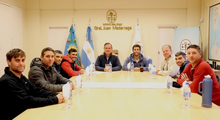 Madariaga y Lavalle impulsan una prueba piloto para proteger el pejerrey y potenciar el turismo en la Salada Grande
