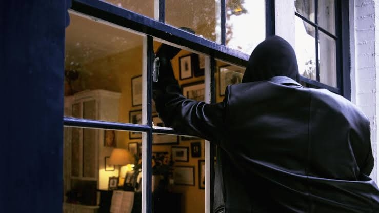 Robo en vivienda: sustrajeron grifería y una motosierra mientras los dueños estaban de viaje