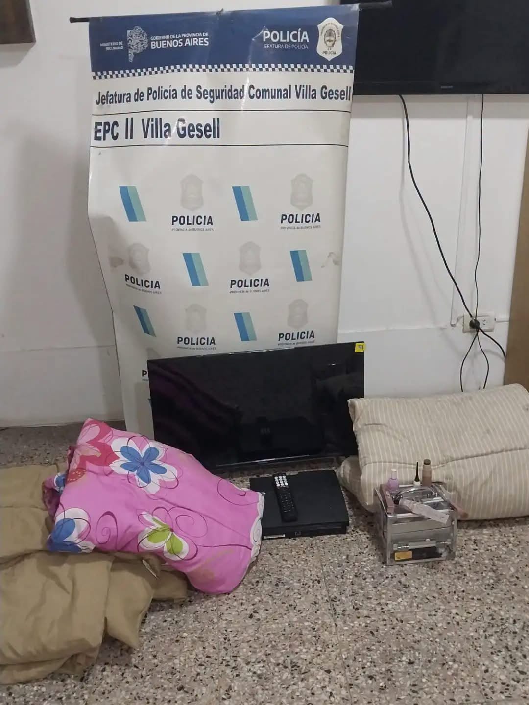 Allanamiento: recuperan TV, PlayStation y acolchados robados en Villa Gesell
