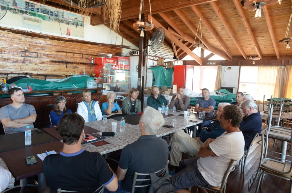 Villa Gesell: concesionarios de playa se reunieron para planificar el futuro del frente costero