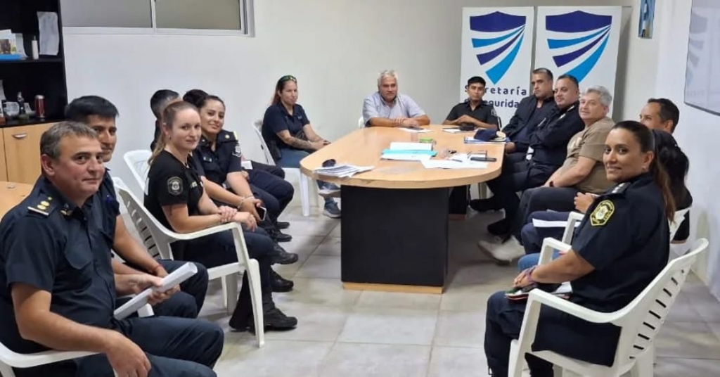 Autoridades municipales y policiales se reunieron para fortalecer la seguridad en las calles
