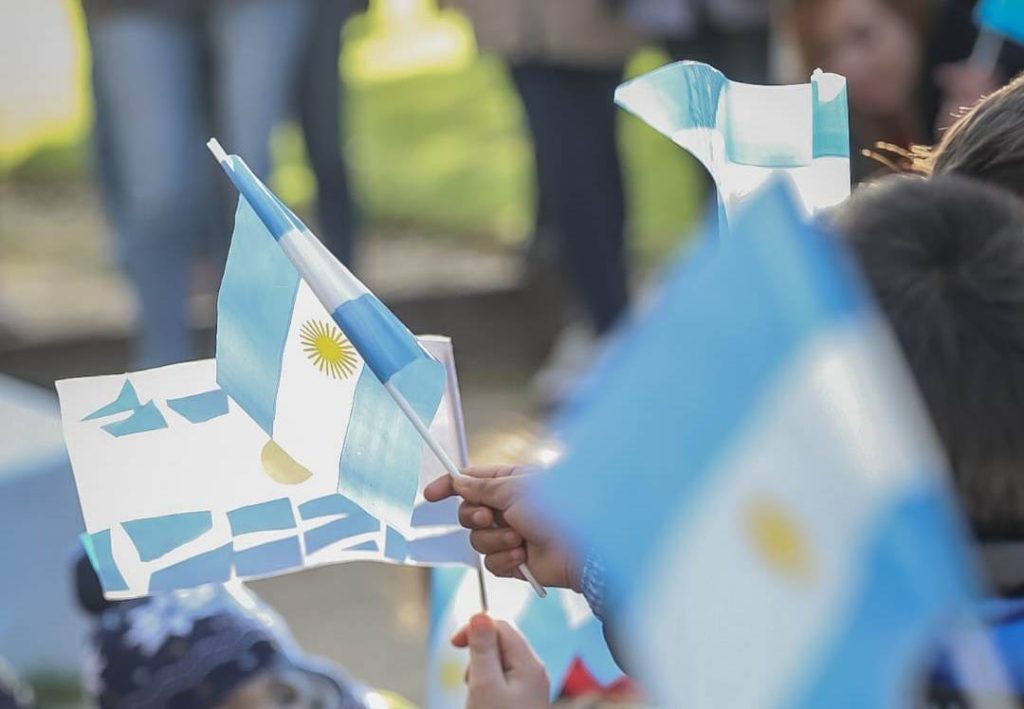 Convocatoria a instituciones para el Desfile del 9 de Julio