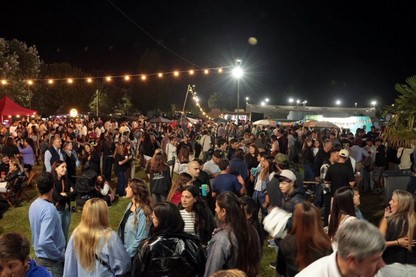 La Fiesta de la Cerveza reuni&oacute; una multitud en el Paseo del Bicentenario
