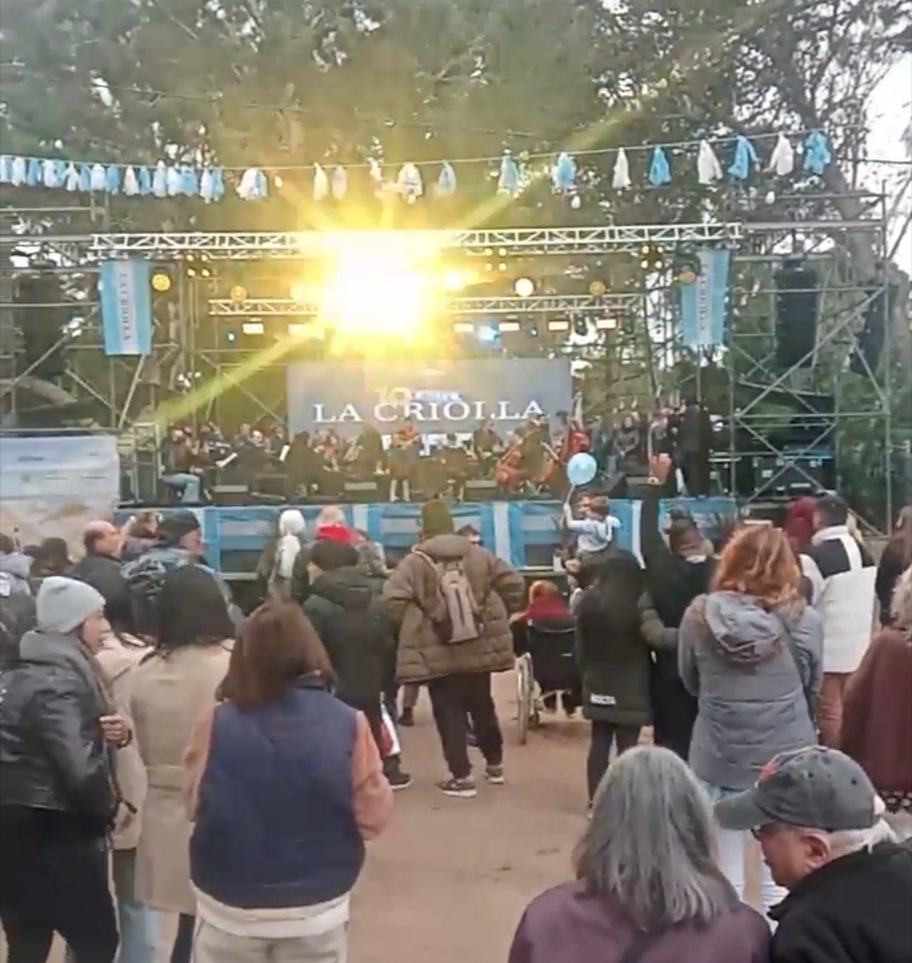 Comenz&oacute; la Criolla y hubo buen acompa&ntilde;amiento