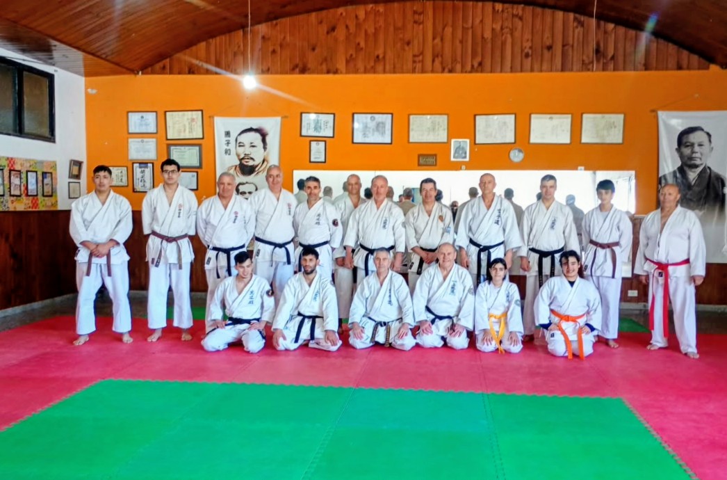 Seminario interestilos de karate-do en el Club Deportivo El León