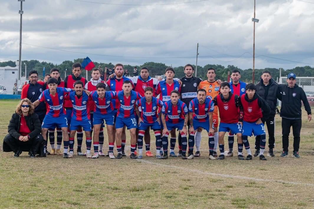 San Lorenzo gan&oacute; y se acerca a la punta