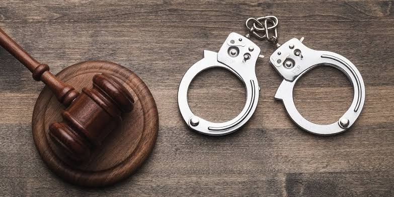 Condenaron a un hombre por violar el domicilio de su ex pareja, amenazarla y da&ntilde;arle la motocicleta en Ostende