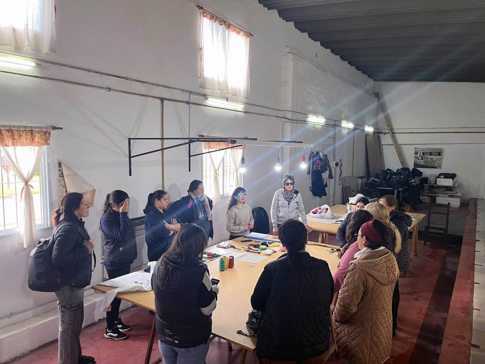 Dio inicio el Taller de Costura y Manualidades Inclusivas