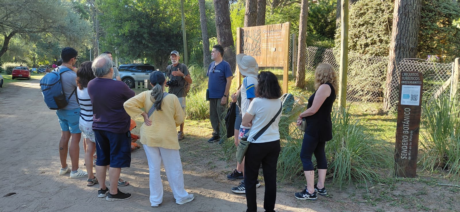 Caminata guiada en el Sendero Botánico y bono contribución para sostenerlo