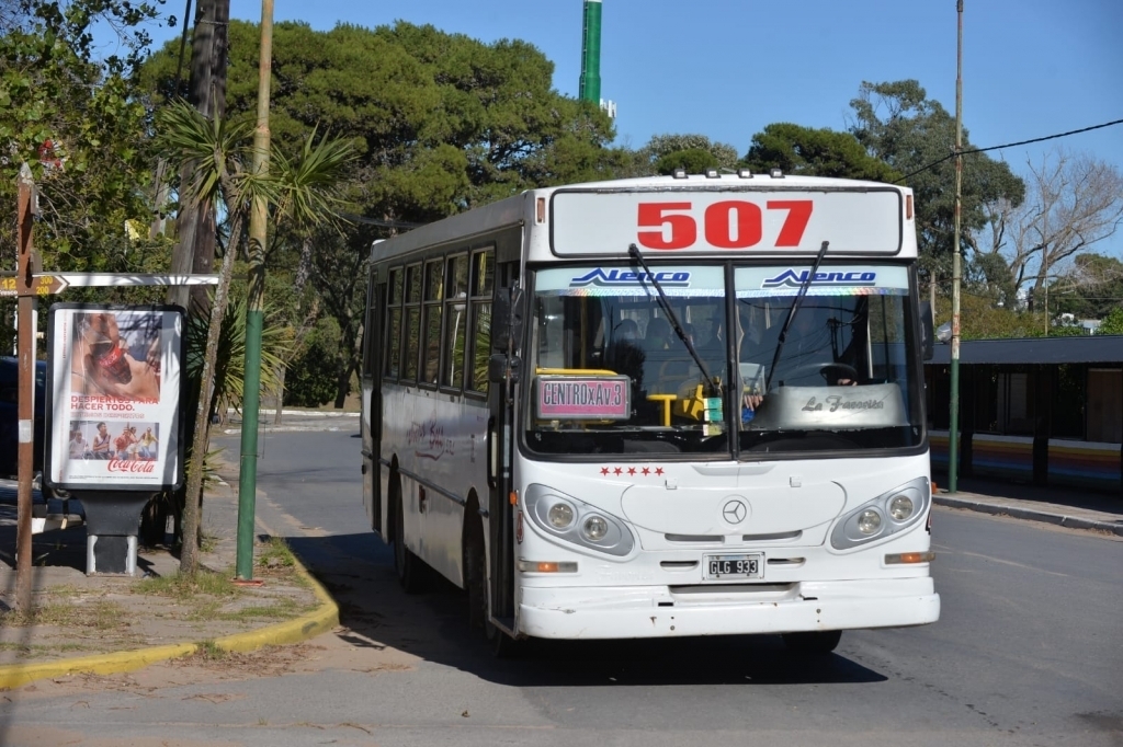 Villa Gesell extiende dos meses el contrato de los micros urbanos