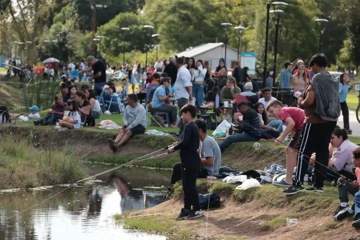 Madariaga celebr&oacute; en el Lago de la estaci&oacute;n el D&iacute;a del Trabajador