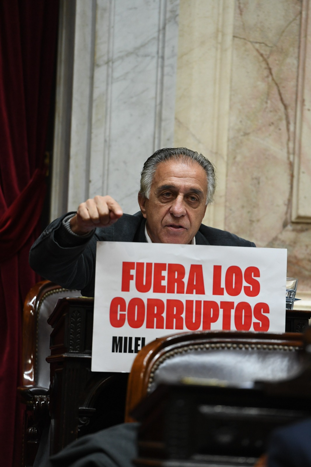 N&eacute;stor Pitrola: &ldquo;El recorte afecta a 3,4 millones de familias que no son ricas, es una transferencia brutal de ingresos&rdquo;