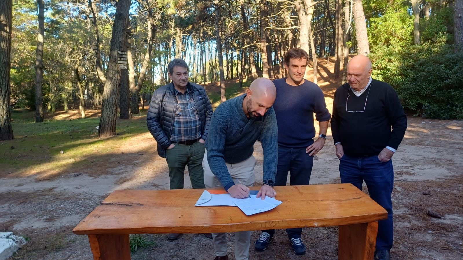 Renovaci&oacute;n de firmas en el Camping de Ingenieros