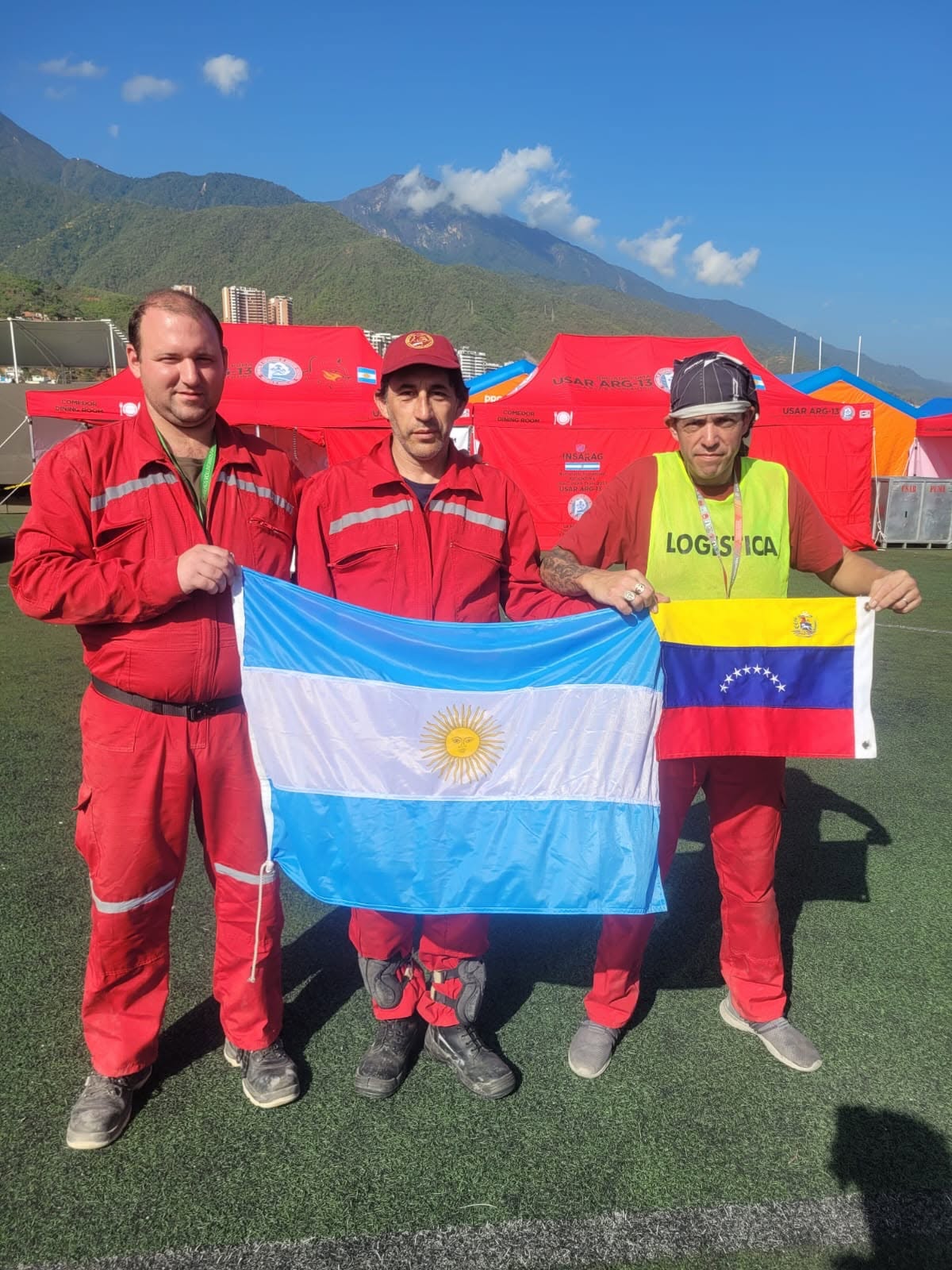 Regres&oacute; el grupo de Bomberos Voluntarios que represent&oacute; al pa&iacute;s en una misi&oacute;n humanitaria en Venezuela