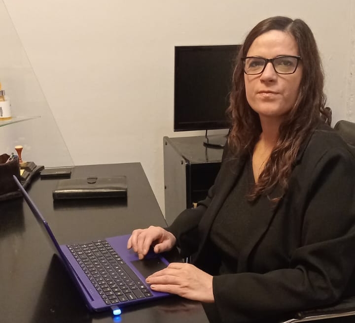 &ldquo;El cliente nunca se siente solo&rdquo;: una abogada local apuesta a la atenci&oacute;n personalizada