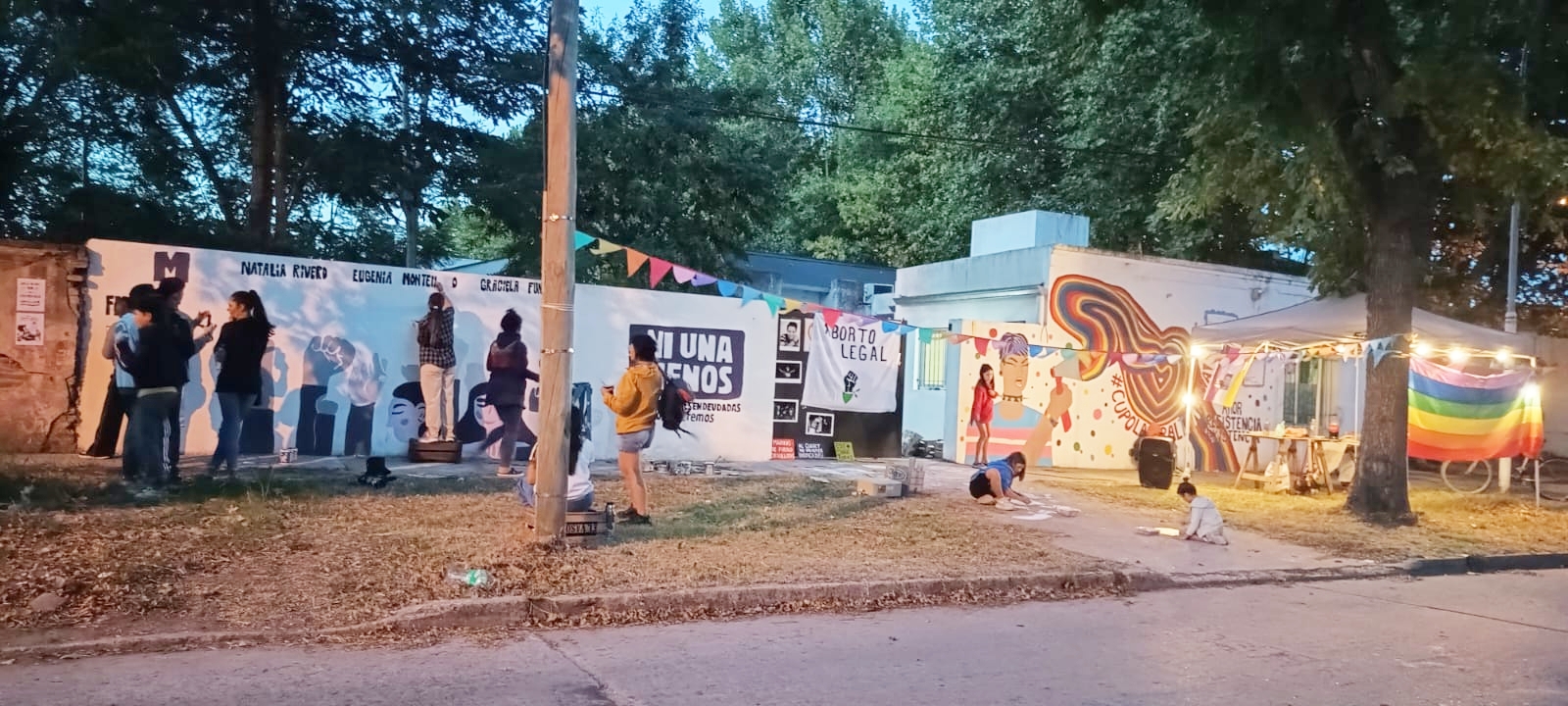 Madariaga conmemor&oacute; el 8M con una jornada de restauraci&oacute;n del mural &ldquo;Ni Una Menos&rdquo; y micr&oacute;fono abierto